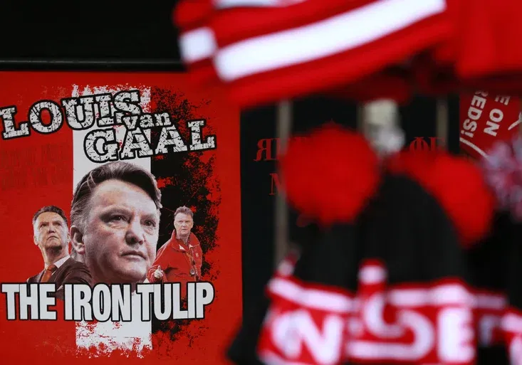 Perličky z Premier League: šokující Özilova statistika, diskutéři Klopp a Wenger. Pobavil konečně van Gaal fanoušky United?