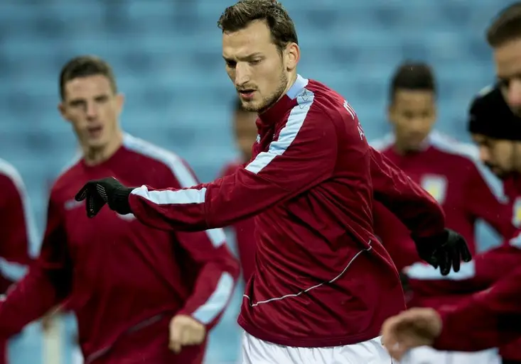 Kozákovo martyrium se šťastným koncem: po 745 dnech v základní sestavě Aston Villy!