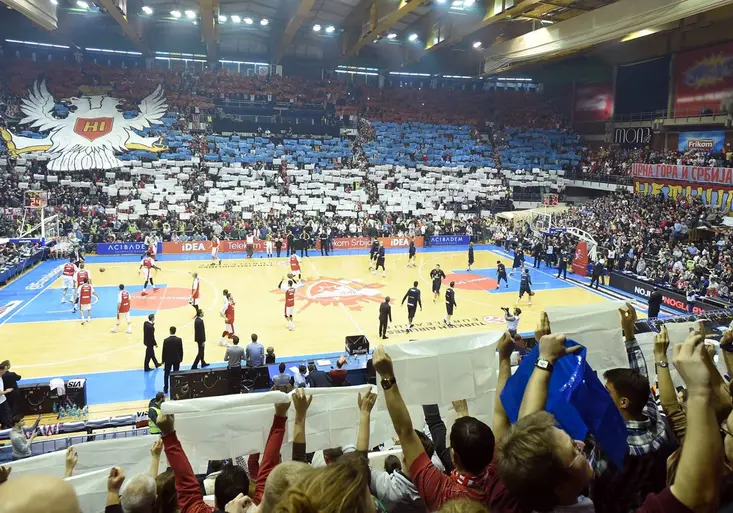 Vzpomínky na „halu zázraků“ se vrátily. Co Jan Veselý zažil v bělehradském Pioniru?