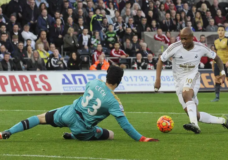 Tři otázky Premier League: Zvýší Leicester náskok? Proberou se United? A prolomí Petr Čech rekord v počtu nul?