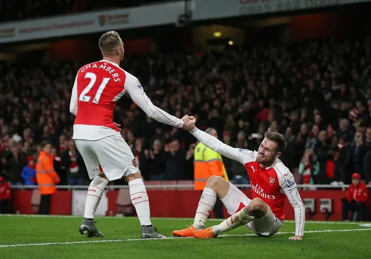 Liga mistrů: Zbývá pět míst v osmifinále. Zachrání Arsenal sezónu? Co potřebuje uhrát v Řecku?