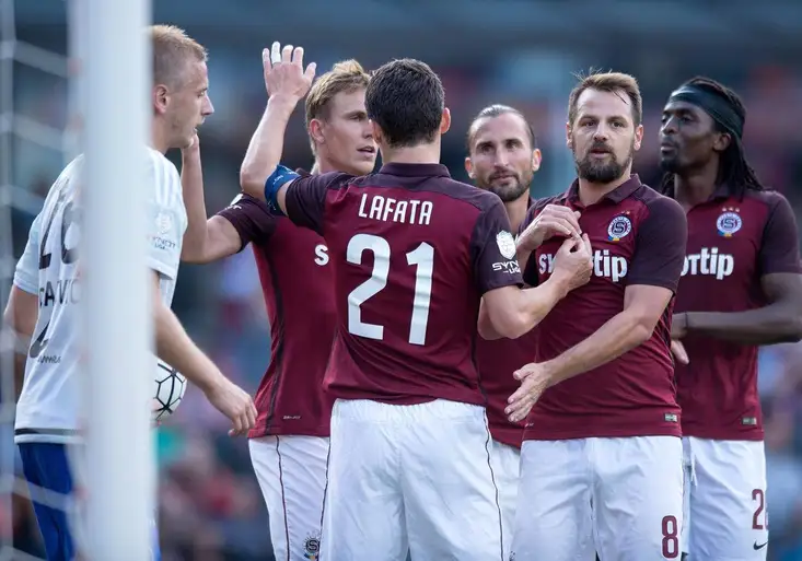 Mizerné Spartě darovala výhru v Ostravě obrovská chyba brankáře Pavlenky. Podívejte na ni!