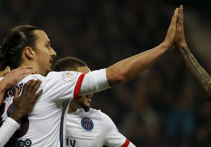 Zlatan je třída! Překonal rekord, stal se nejlepším střelcem historie PSG, pak obdaroval malého fanouška