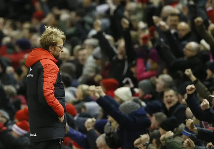 Perličky z Premier League: Fàbregas vypadal jak po pár pivech. Klopp se na svůj tým chvíli nemohl dívat. Proč?