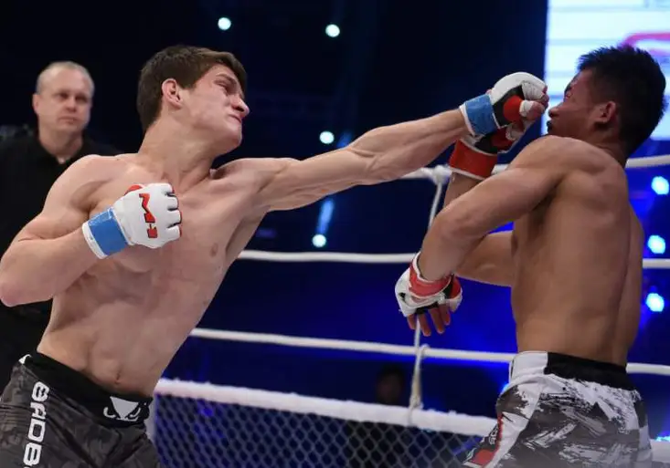 Mistrovství světa v MMA z pohledu rozhodčího! Užijte si na O2 Sport krvavé souboje přímo v ringu
