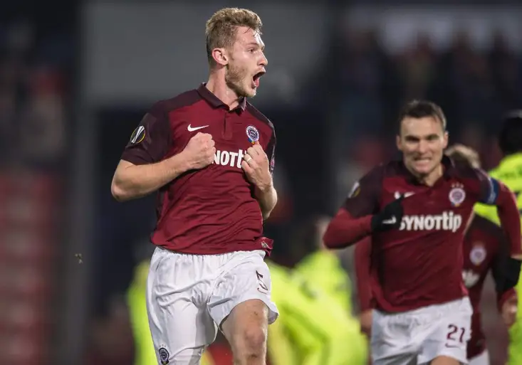 Sparta slaví postup v Evropské lize! O hubeném vítězství rozhodl Jakub Brabec