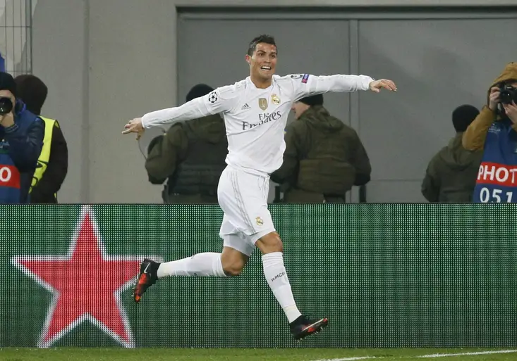 Liga mistrů: Real se oklepal z debaklu s Barcelonou, v Doněcku v půli vede díky Ronaldovi. Jak skóroval?