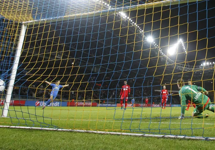 Kup si zástěru! Leverkusen v Lize mistrů zmrazila obří chyba brankáře