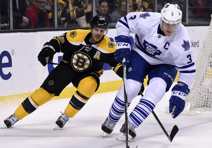 NHL: Krejčí rozhodl nájezdem, pozornost si získal baseballový gól Marchanda