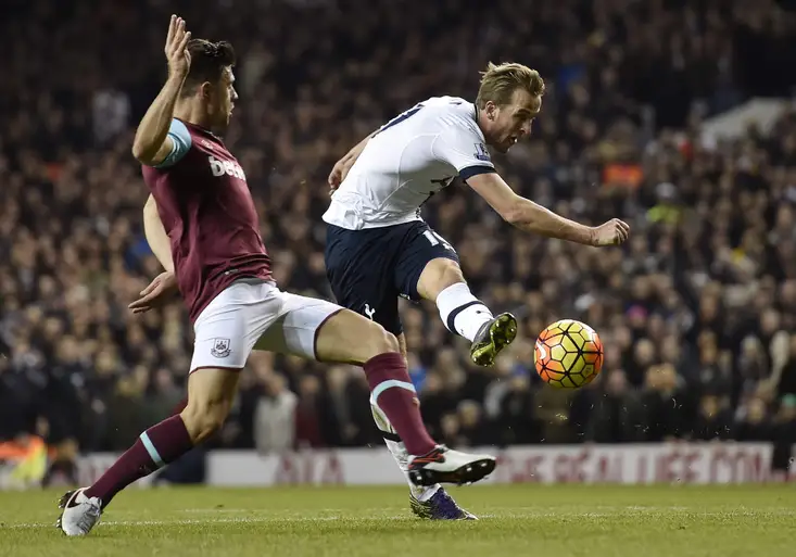 Superman Kane zase řádil. West Hamu dal dva góly a Tottenham přiblížil čelu Premier League