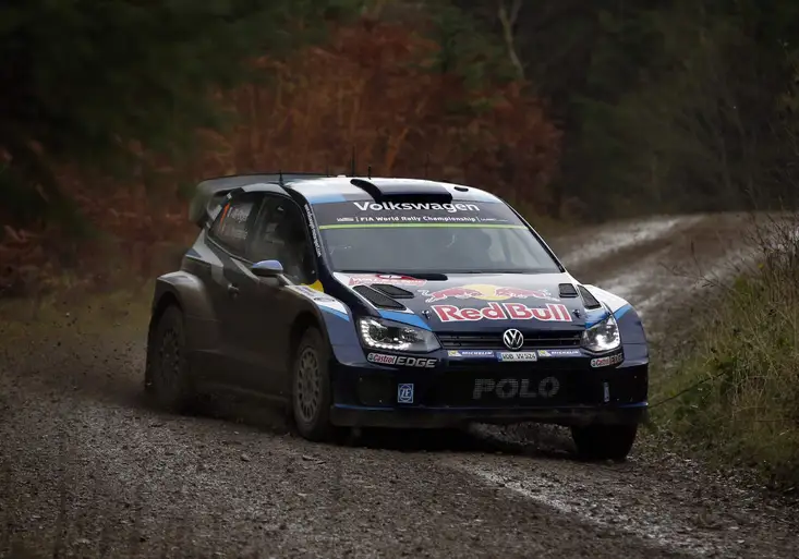 Britská rallye: Sébastien Ogier má nakročeno k triumfu
