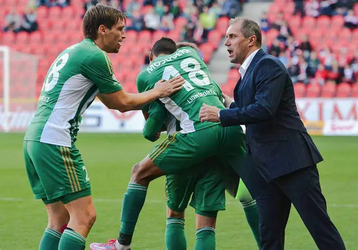 Ukázkový vlastenec Deliho, dvě penalty a nakonec remíza. Vršovické derby Slavie s Bohemians nenudilo