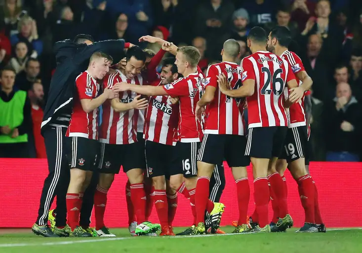 Bitva o jih Anglie: Southampton hostí nováčka z Bournemouthu