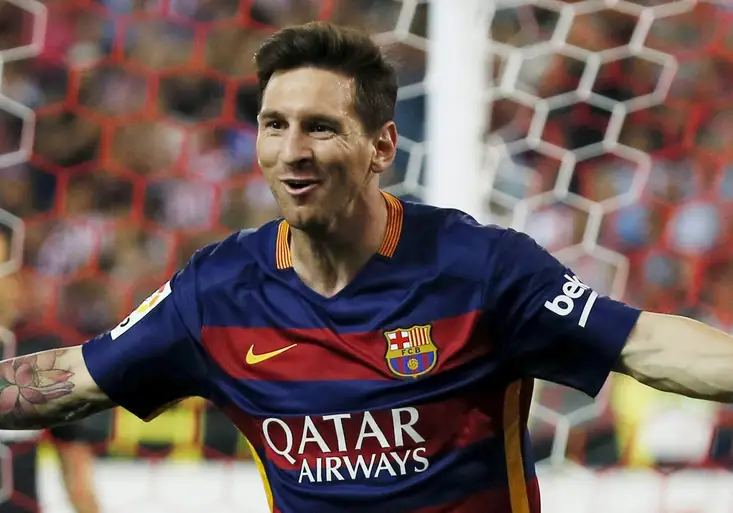 Messi v roli diváka: Při Suárezově kouzlení musí i krásná slečna stranou!