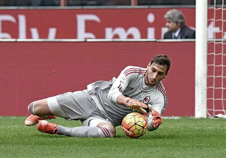 Nový Buffon? AC Milán vsadil na šestnáctiletý brankářský talent! Jeho fyzické parametry ocenil i Berlusconi