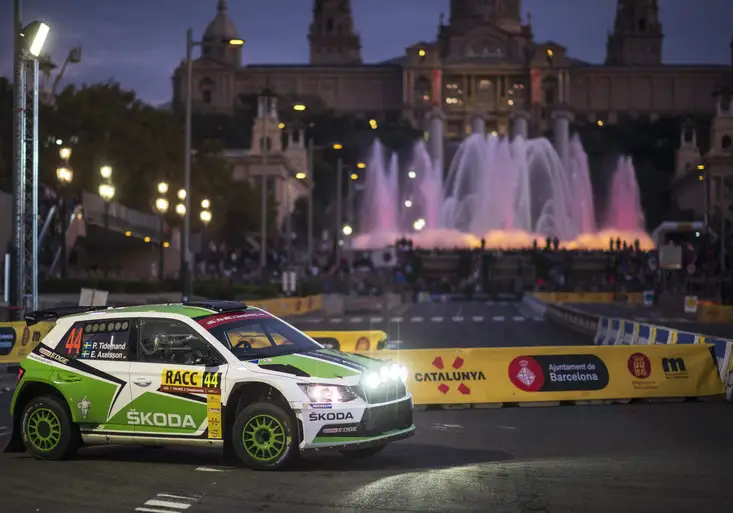 Katalánská rallye na O2 Sport: písečné pobřeží i srdce katalánské metropole