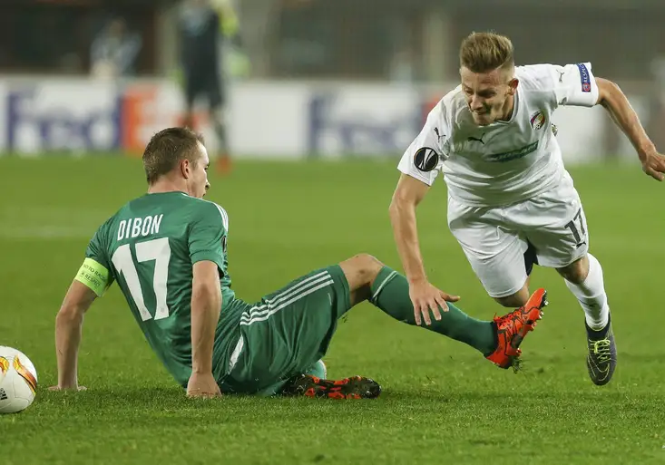 Evropská liga: Sparta zle trápila Schalke. Mrkněte na její dva góly. Plzeň narazila ve Vídni, Liberec zbytečně ztratil výhru v nastavení