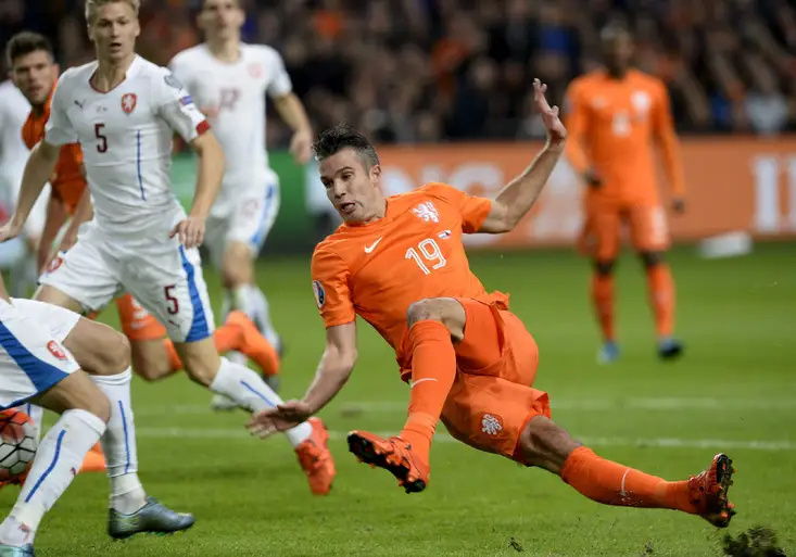 Co šílel? Kanonýr van Persie se trefil proti Česku do obou branek. O jeho vlastenci se bude mluvit hodně dlouho