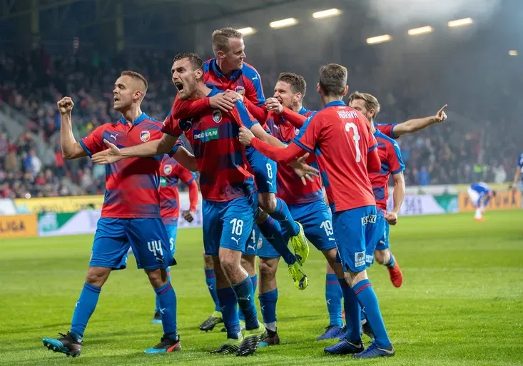 Důležitá bitva pro mistra i 20. gól Komličenka. Pět událostí 21. kola FORTUNA:LIGY