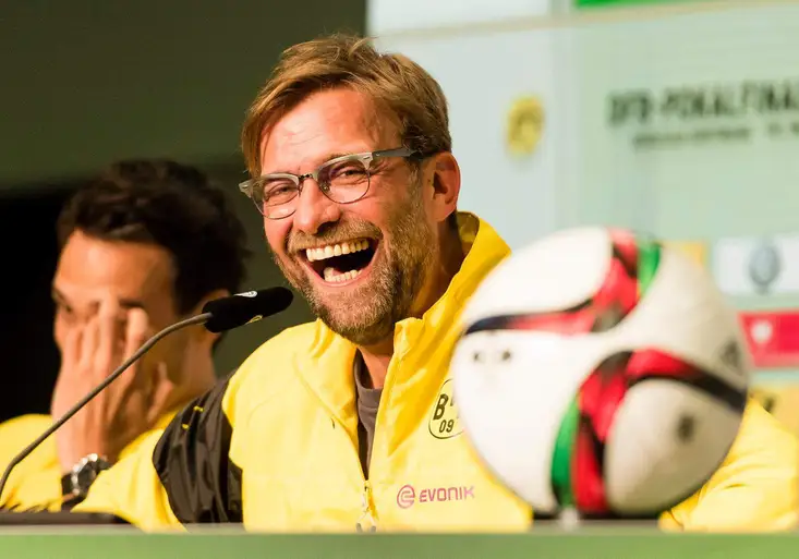 „Muž s kšiltovkou“ Klopp přichází! Liverpoolský sen se stal realitou. Fans v něm vidí spasitele