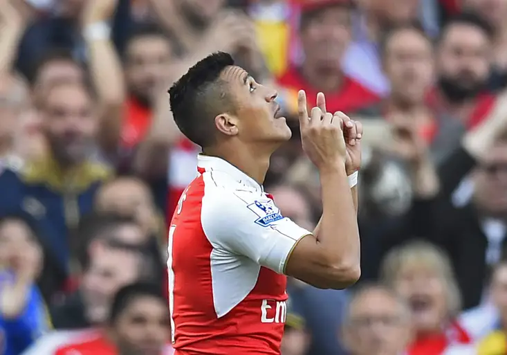 Premier League: Arsenal smetl Manchester United a posunul se na druhé místo. Čech si připsal další nulu