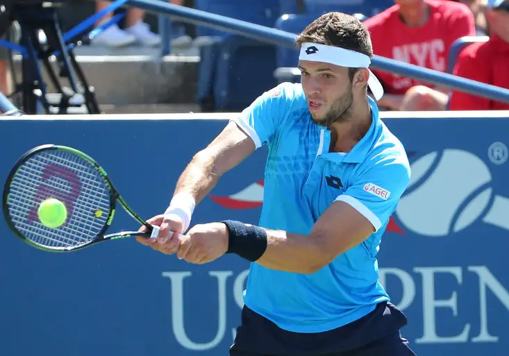 Berdych ve čtvrtfinále v Šen-čenu zdolal v českém derby Veselého. Ženy hrály v Taškentu semifinále