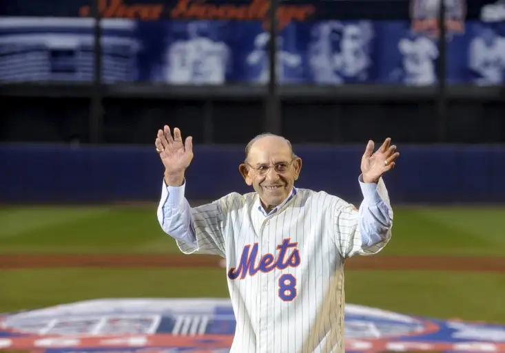 Zemřel legendární baseballista Yogi Berra. Proslulý hláškař, po kterém pojmenovali hrdinu animovaného filmu