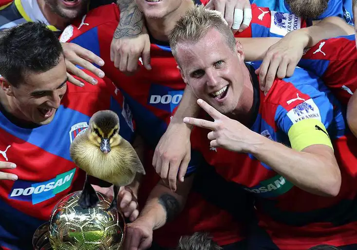 Limberský si svým volantem namastil kapsu. Práva na něj koupil velký výrobce aut