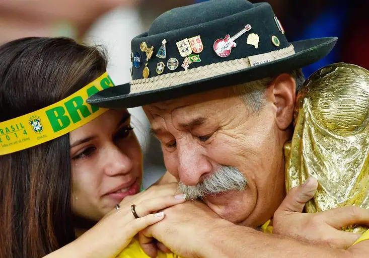 „Odpočívej v pokoji,” přeje celá Brazílie 12. hráči Kanárků