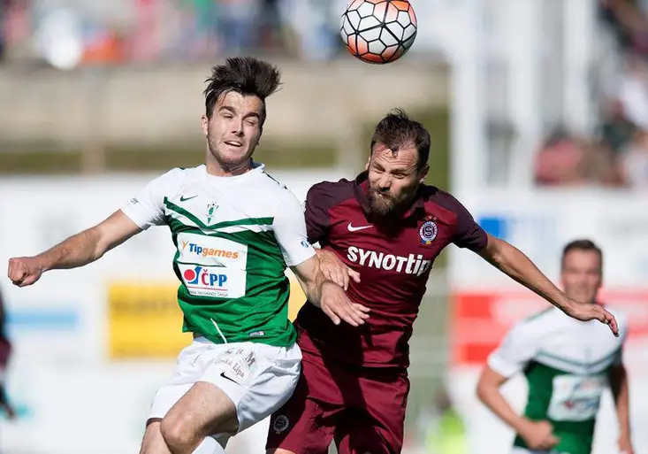 Synot liga: Šlágr Sparty s Jabloncem přinesl plichtu. Domácí ji zachraňovali z penalty. Limberský se ztrapnil v Příbrami