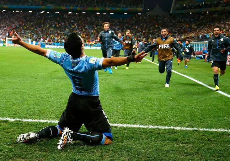 Chcete být milionářem? Můžete se Synot ligou. Podívejte se, co musíte splnit. A jak šel stejný úkol hráčům Arsenalu?