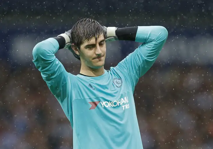 Premier League: Zraněný Courtois?  Je to průšvih, řekl Mourinho. Chelsea ztratila před Evertonem jedničku
