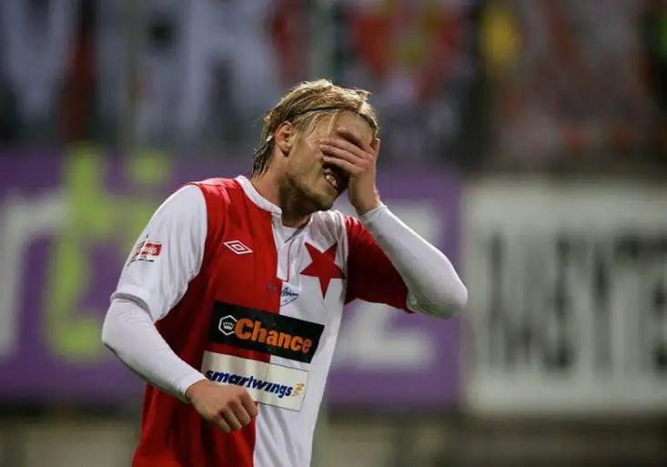 Rudý drak unesl zadluženou princeznu. Slavia má nového majitele