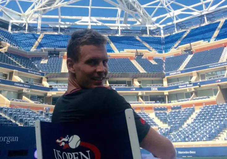 Berdych v New Yorku září. A to nejen díky pestrobarevnému outfitu