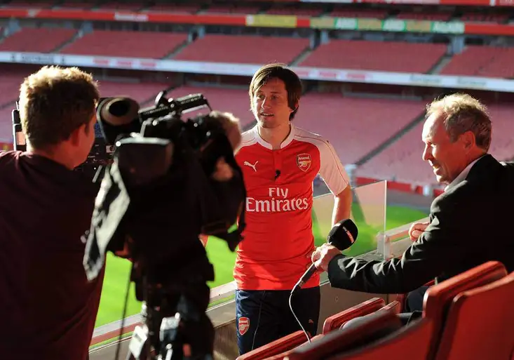 Tam být nechtěl. ROSICKÝ má místo v sestavě největších marodů Premier League