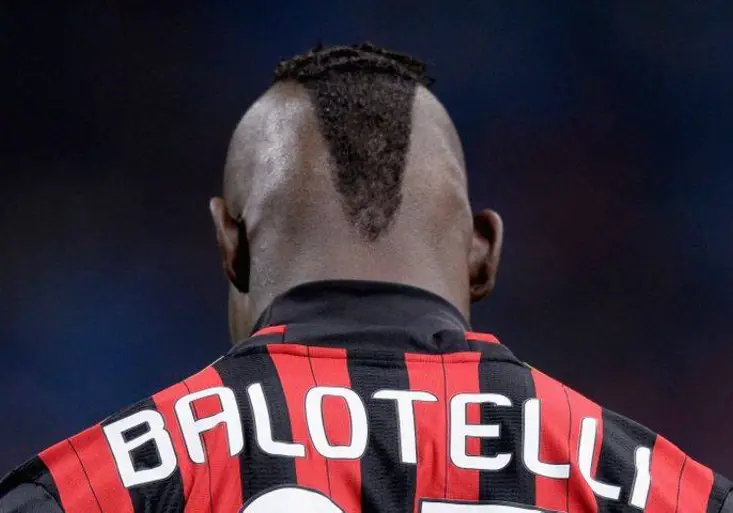 Liverpool se zbavil zlobivého chlapce. Balotelli bude hrát za AC Milán