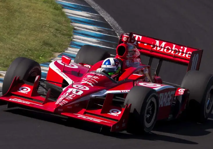 Motoristický svět se modlí za Justina Wilsona. Po havárii na IndyCar je v bezvědomí