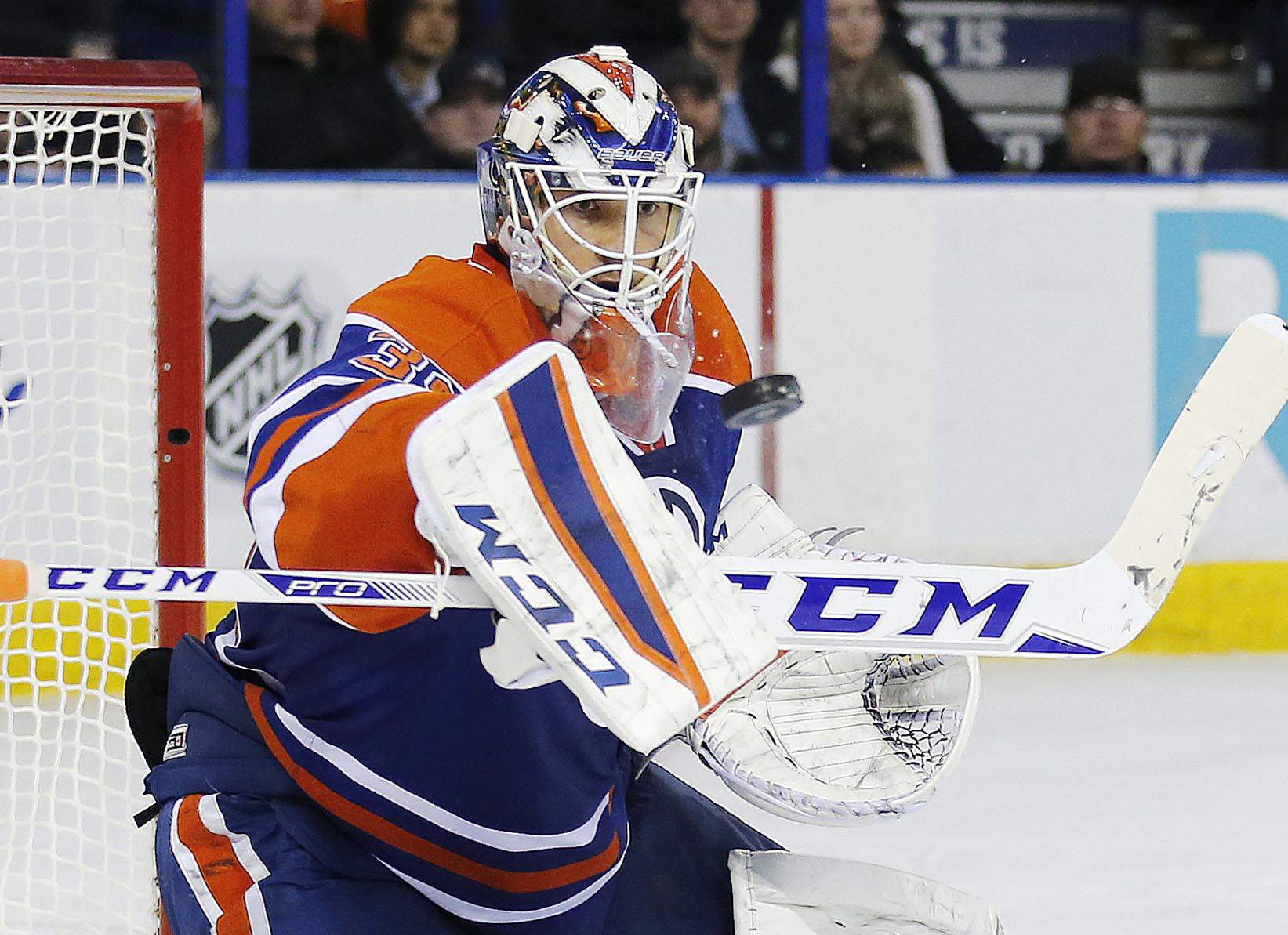 Nov 3, 2015; Edmonton, Alberta, CAN; Edmonton Oilers goaltender Anders Nilsson (39) makes a save against the Philadelphia Flyers during the second period at Rexall Place. Mandatory Credit: Perry Nelson-USA TODAY Sports