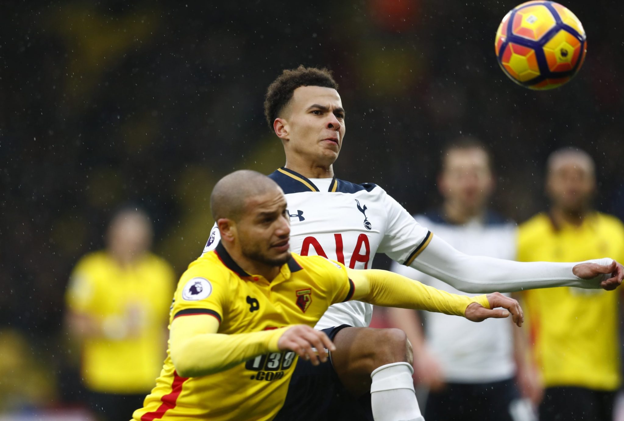 Dele Alli (Tottenham) a Adlene Ghedioura (Watford)